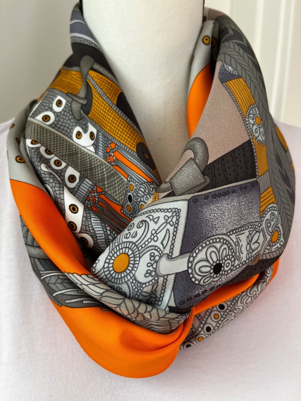 SALE ~~ EXCELLENT Hermes Selle de Dignitaire 100% Silk Scarf CW13 Grey/Orange - Picture 13 of 15